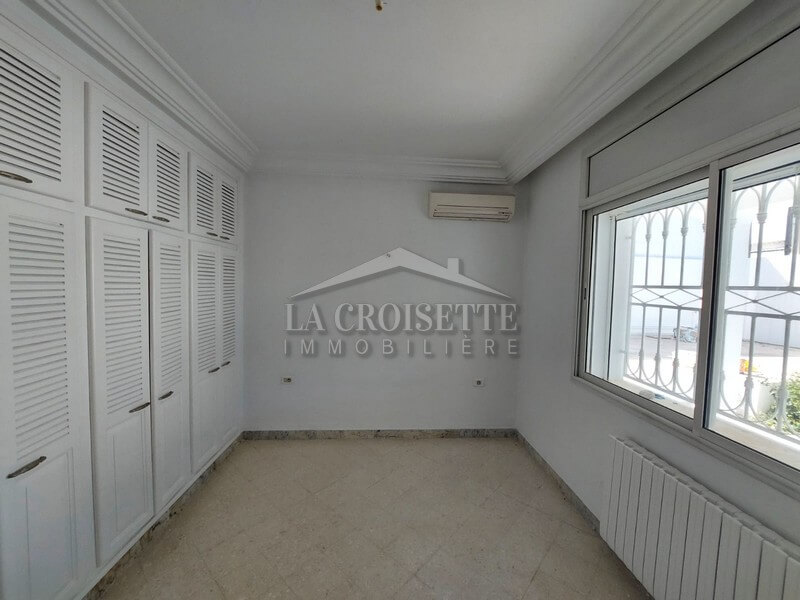 Villa S+4 avec piscine à Gammarth